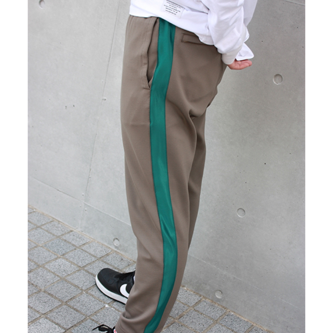 MAKAVELIC(マキャベリック)の定価24200円 マキャベリック スペリアリティサイドラインジャージパンツ XL メンズのパンツ(その他)の商品写真