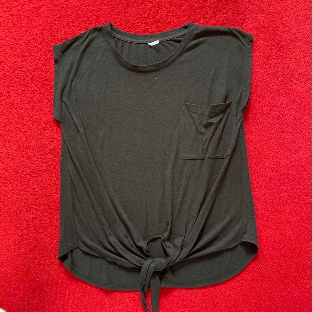 uptight(アップタイト)のuptight 黒 袖なしカットソー レディースのトップス(Tシャツ(半袖/袖なし))の商品写真