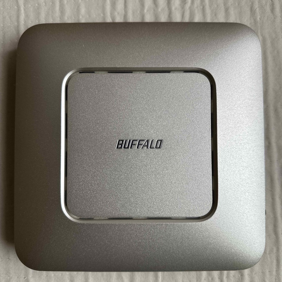 Buffalo(バッファロー)のバッファロー  無線LAN親機  WSR-2533DHP-CG スマホ/家電/カメラのPC/タブレット(PC周辺機器)の商品写真