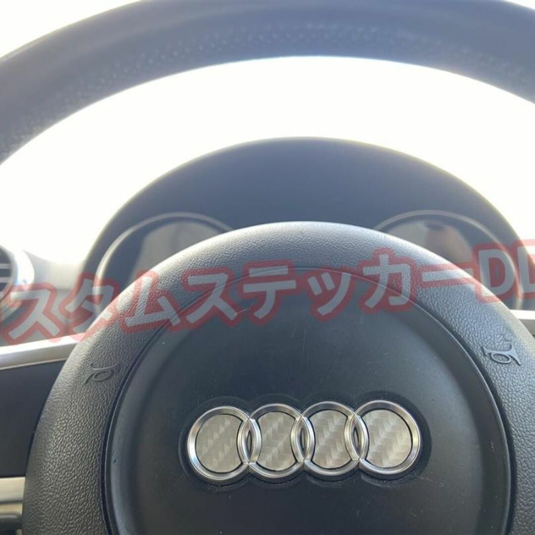 AUDI(アウディ)の001 アウディ TT8J ステアリングエンブレムシート5Dカーボン調シルバー銀 自動車/バイクの自動車(車内アクセサリ)の商品写真