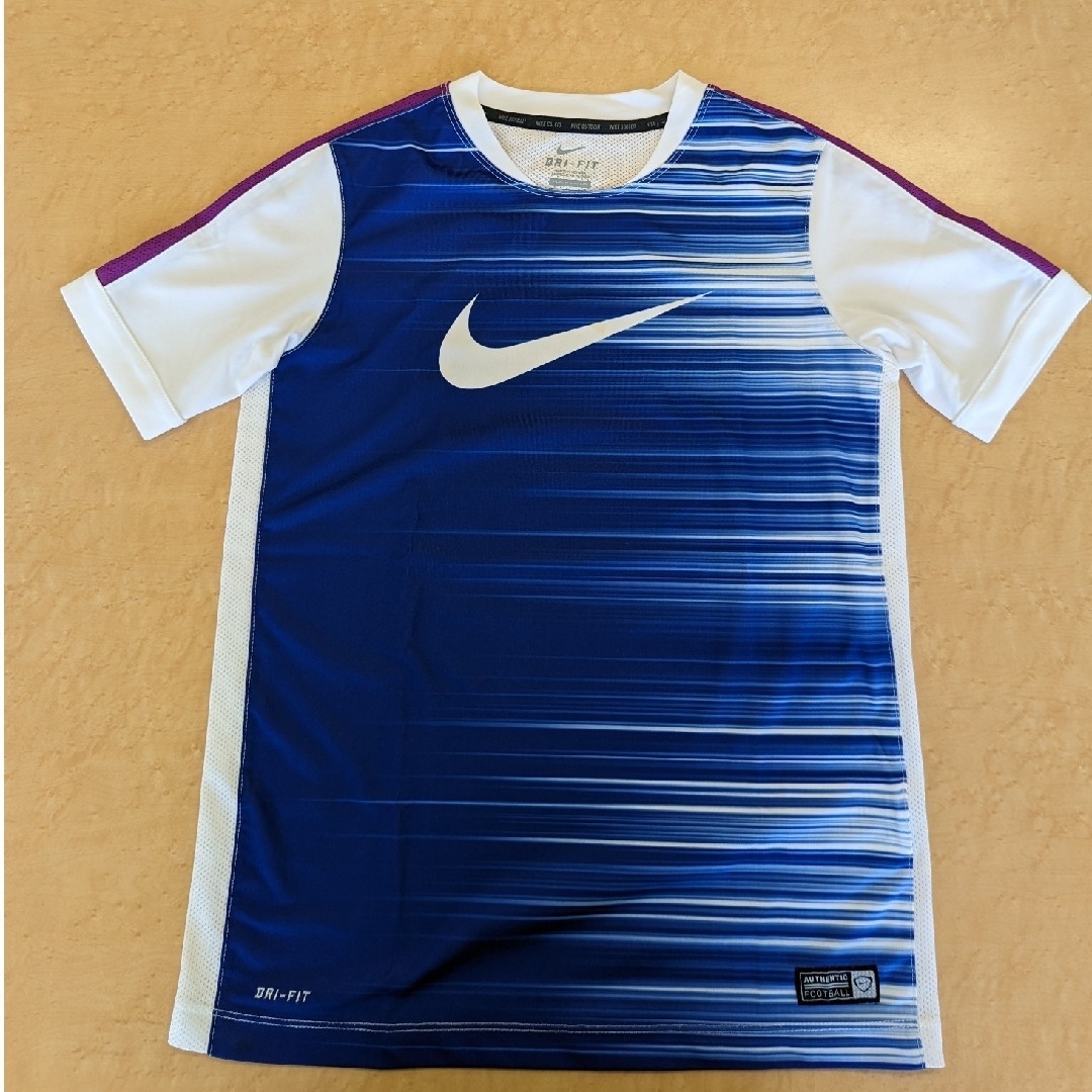 NIKE(ナイキ)のNIKE　Tシャツ キッズ/ベビー/マタニティのキッズ服男の子用(90cm~)(Tシャツ/カットソー)の商品写真