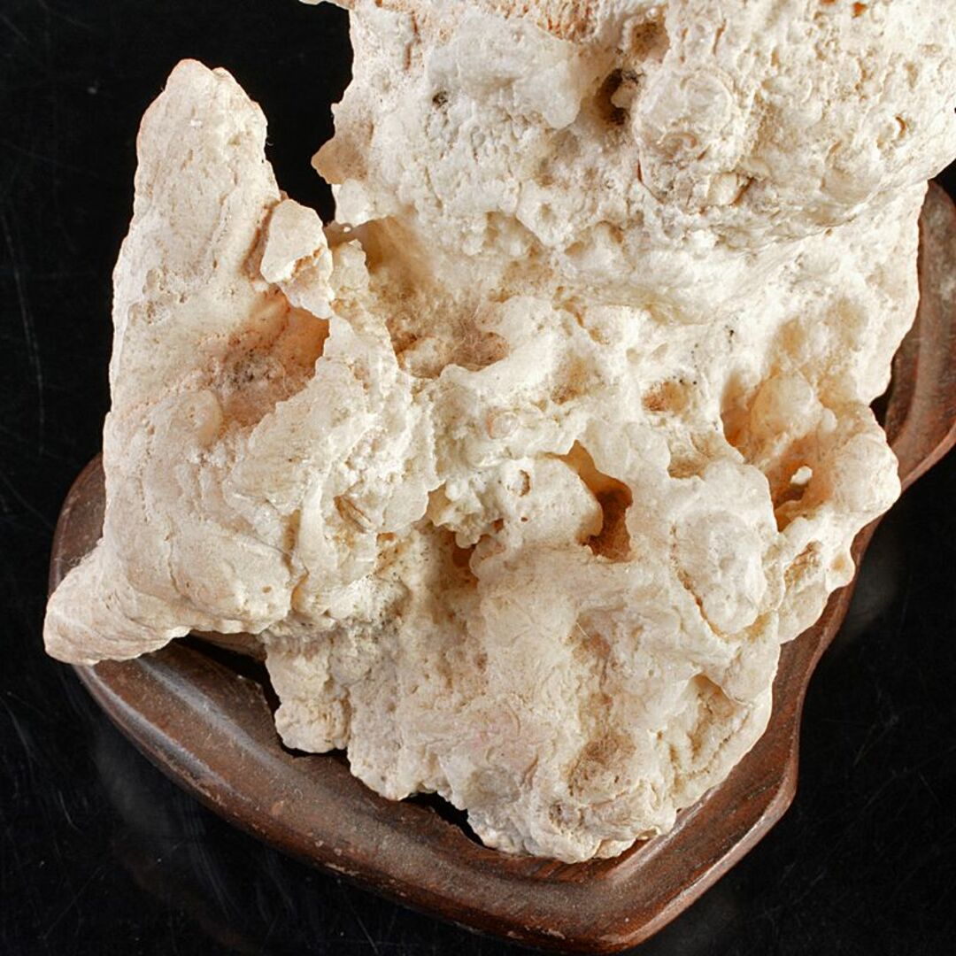 鑑賞石　天然石　ポルトガル鍾乳石　置物　約1342g　唐木台付　C　R5959