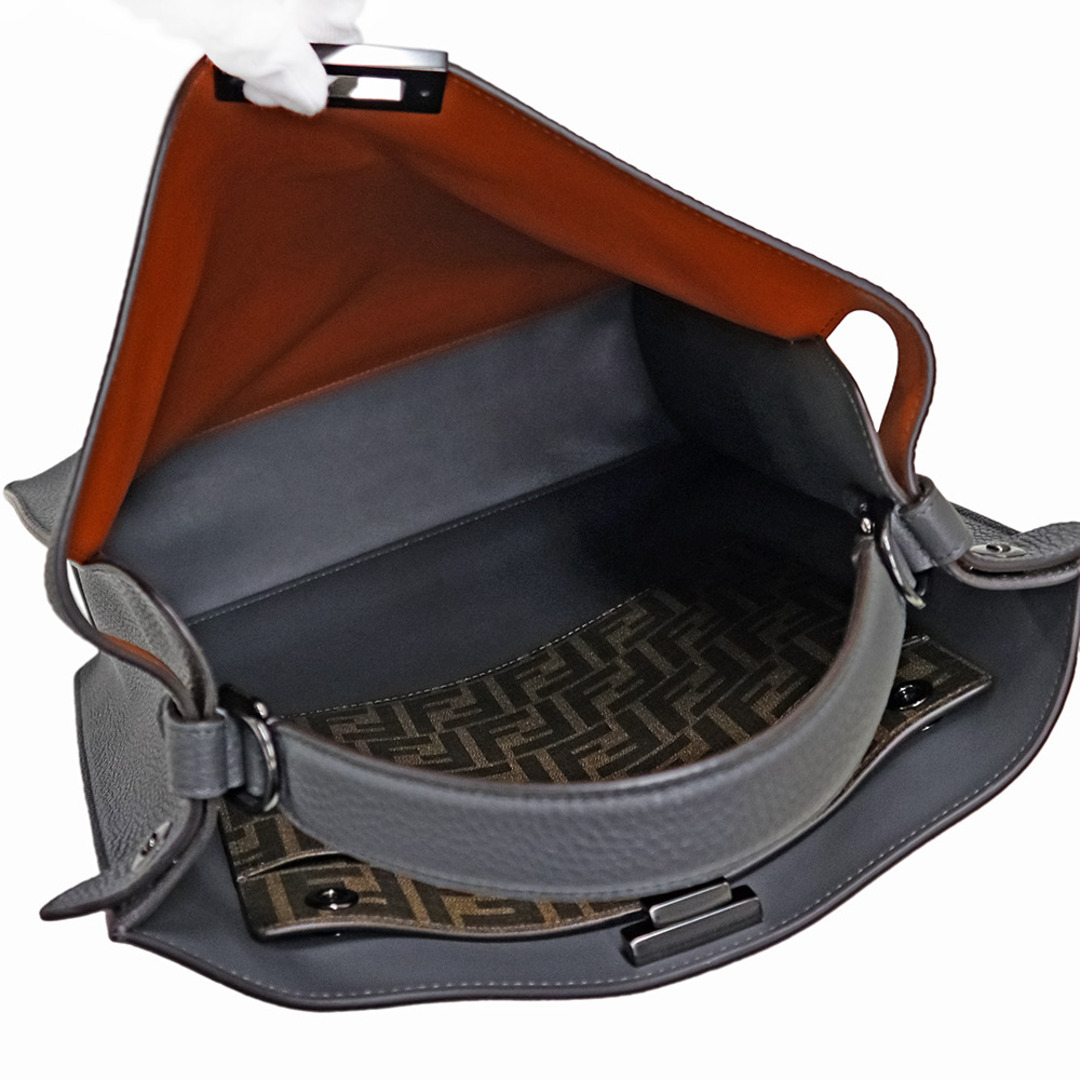 FENDI(フェンディ)のフェンディ ピーカブー アイシ―ユー 2way ショルダー ハンドバッグ 斜め掛け  カーフスキン レザー グレー 7VA528 FENDI（未使用　展示品） レディースのバッグ(ショルダーバッグ)の商品写真