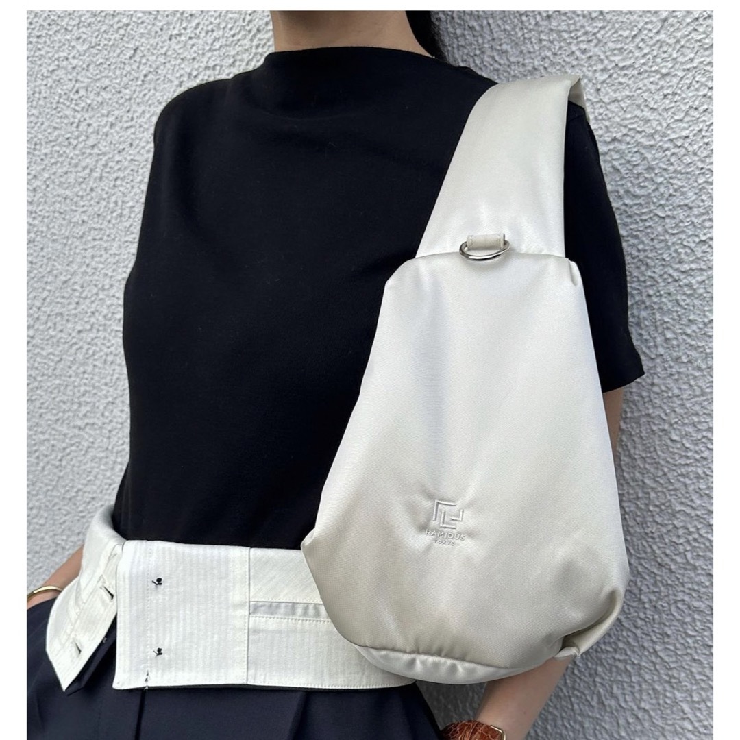 安心交換付き RAMIDUS CLANE ROUND HAND BAG ラミダス クラネ