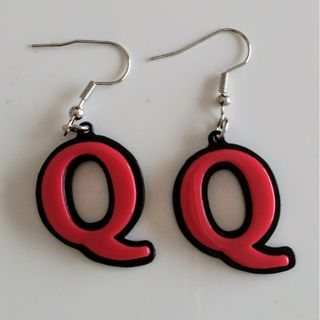 イニシャル　Ｑ(ピアス)