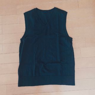 ユニクロ(UNIQLO)のVネックベスト♡160(ニット)