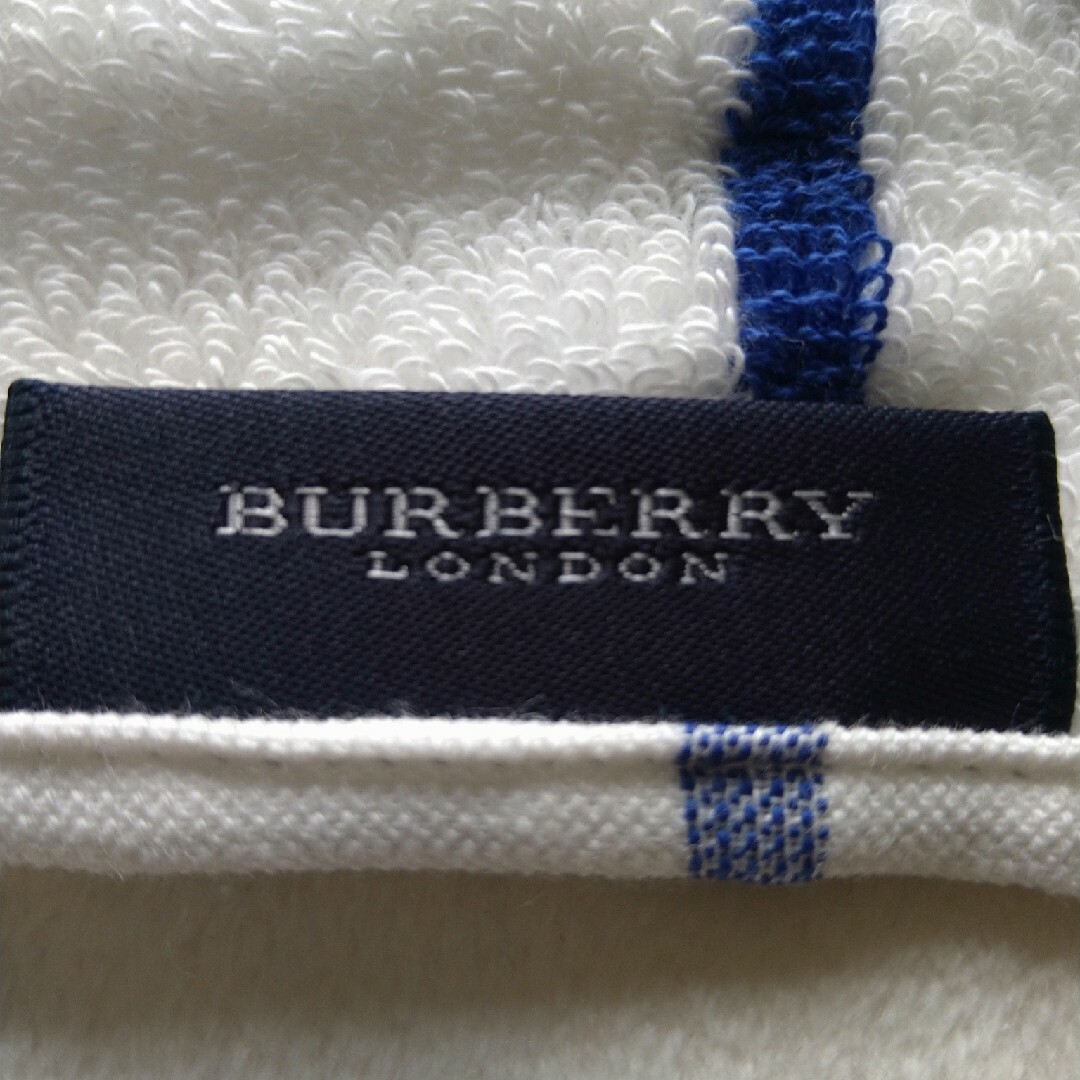 BURBERRY(バーバリー)のBURBERRY　ウォッシュタオル インテリア/住まい/日用品の日用品/生活雑貨/旅行(タオル/バス用品)の商品写真