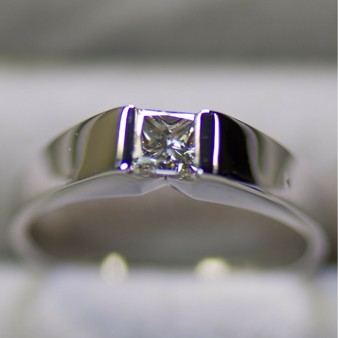 Pt900　0.608ct　18号　プリンセスカット　ダイヤモンドリング レディースのアクセサリー(リング(指輪))の商品写真