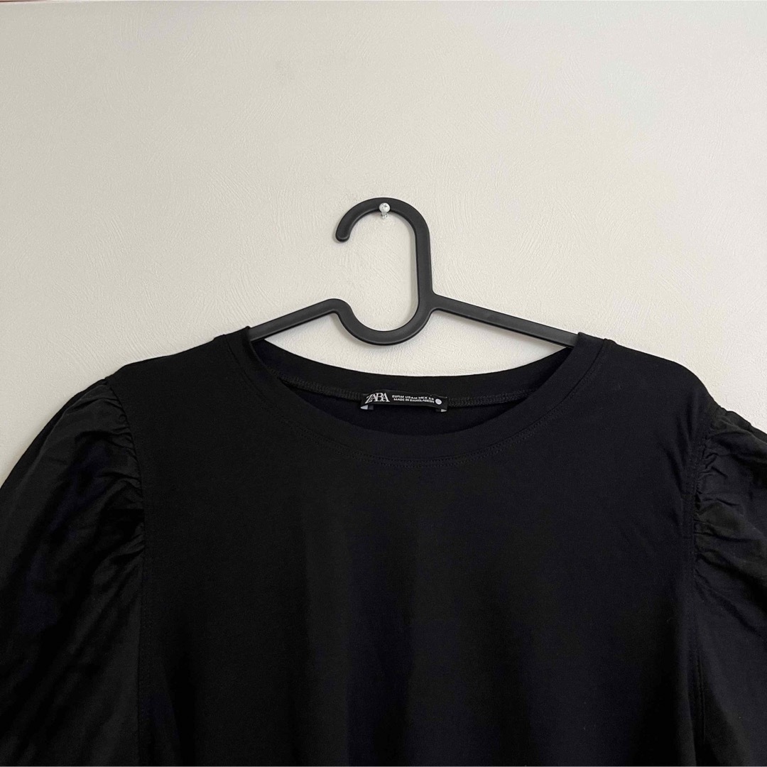 ZARA(ザラ)のZARA パフスリーブTシャツ ブラック レディースのトップス(Tシャツ(半袖/袖なし))の商品写真