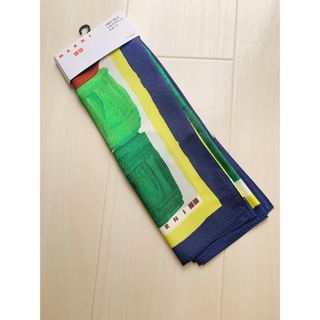 ユニクロ(UNIQLO)のUNIQLO マルニ シルクスカーフ　MARNI 新品未使用(バンダナ/スカーフ)