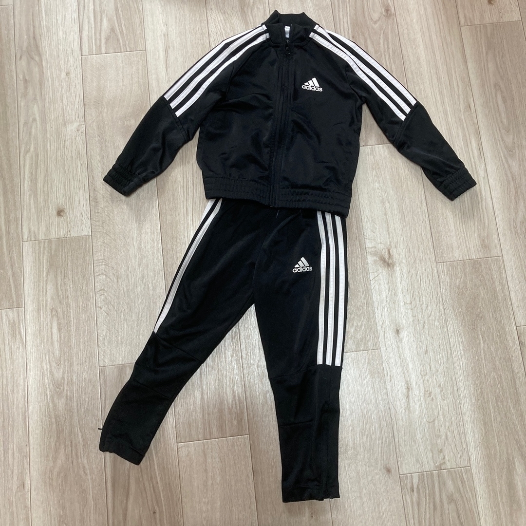 adidas(アディダス)のadidas ジャージ上下セット　110 キッズ/ベビー/マタニティのキッズ服男の子用(90cm~)(その他)の商品写真