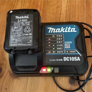 マキタ(Makita)のマキタ　バッテリー　DC10SA コードレス掃除機用　充電器(掃除機)