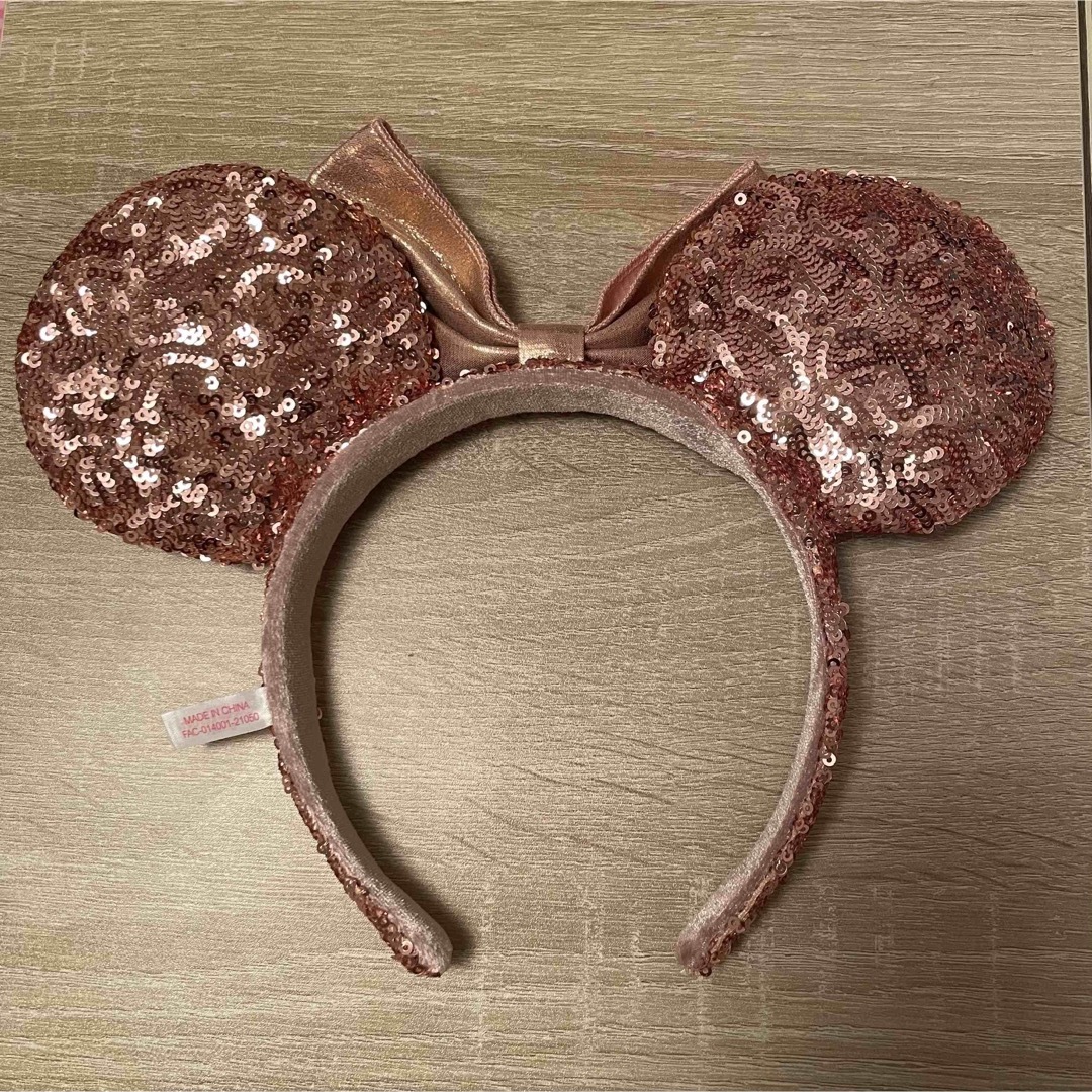 Disney(ディズニー)のDisney★ミニー スパンコール カチューシャ レディースのヘアアクセサリー(カチューシャ)の商品写真