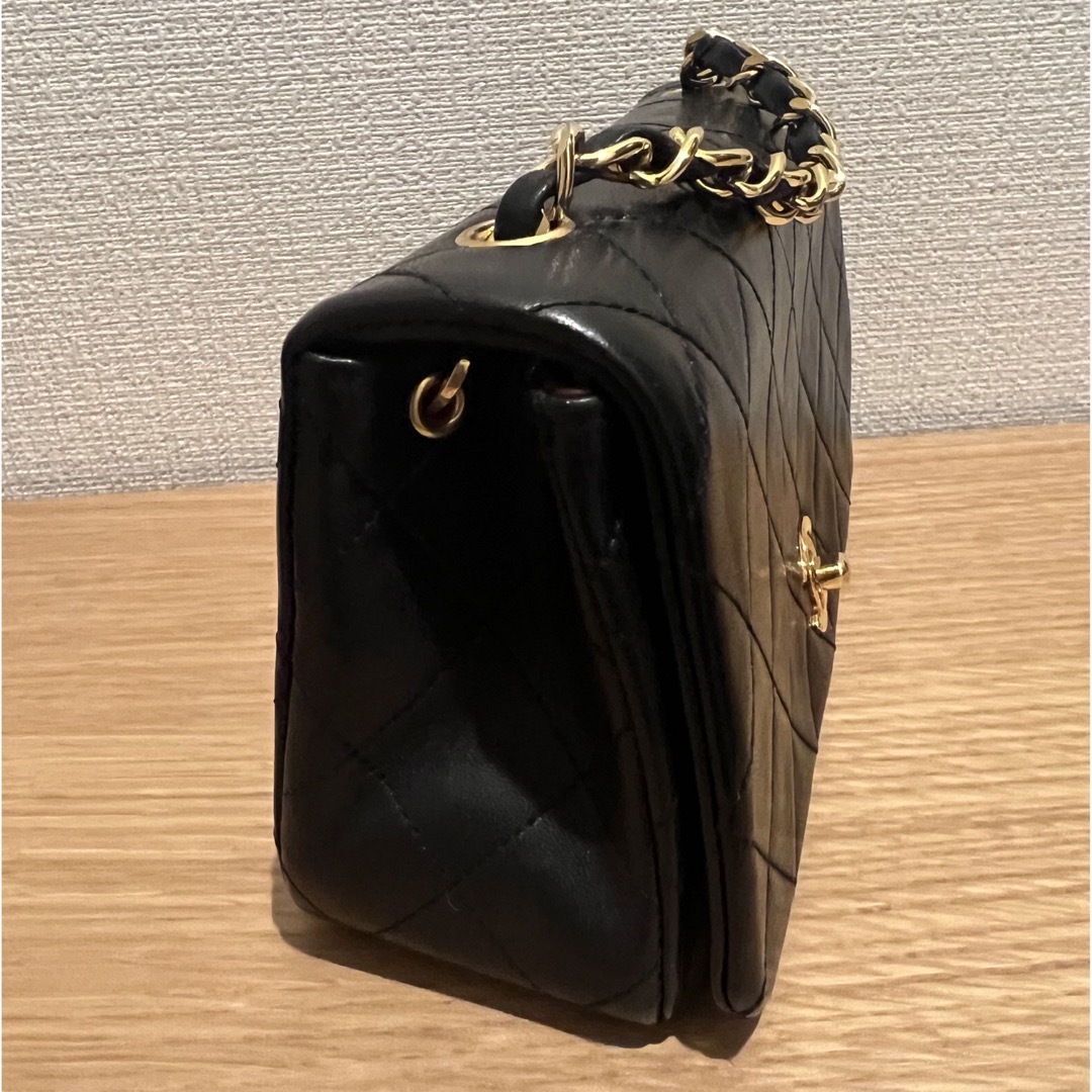 CHANEL(シャネル)の【新品同様】　シャネル　ミニマトラッセ  フラップバッグ　chanel レディースのバッグ(ショルダーバッグ)の商品写真