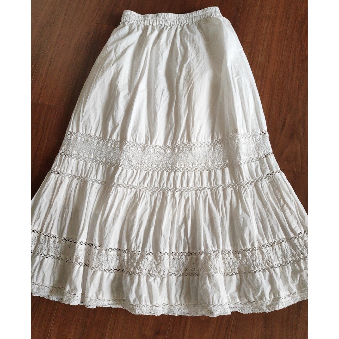 ロングフレアスカート  ホワイト ウェスト総ゴム レディースのスカート(ロングスカート)の商品写真