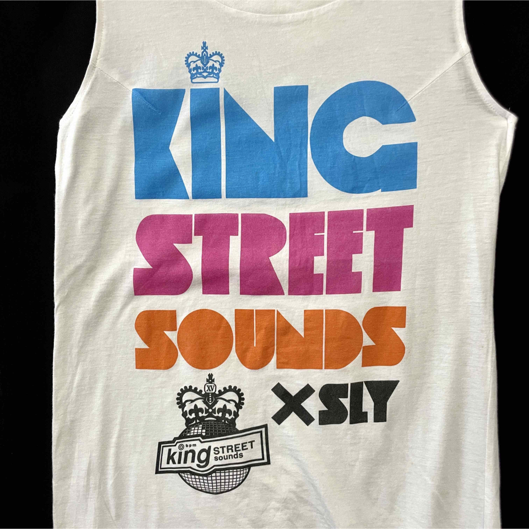 SLY(スライ)の★送料込★ KING STREET SOUNDS × SLY レディースのトップス(Tシャツ(半袖/袖なし))の商品写真