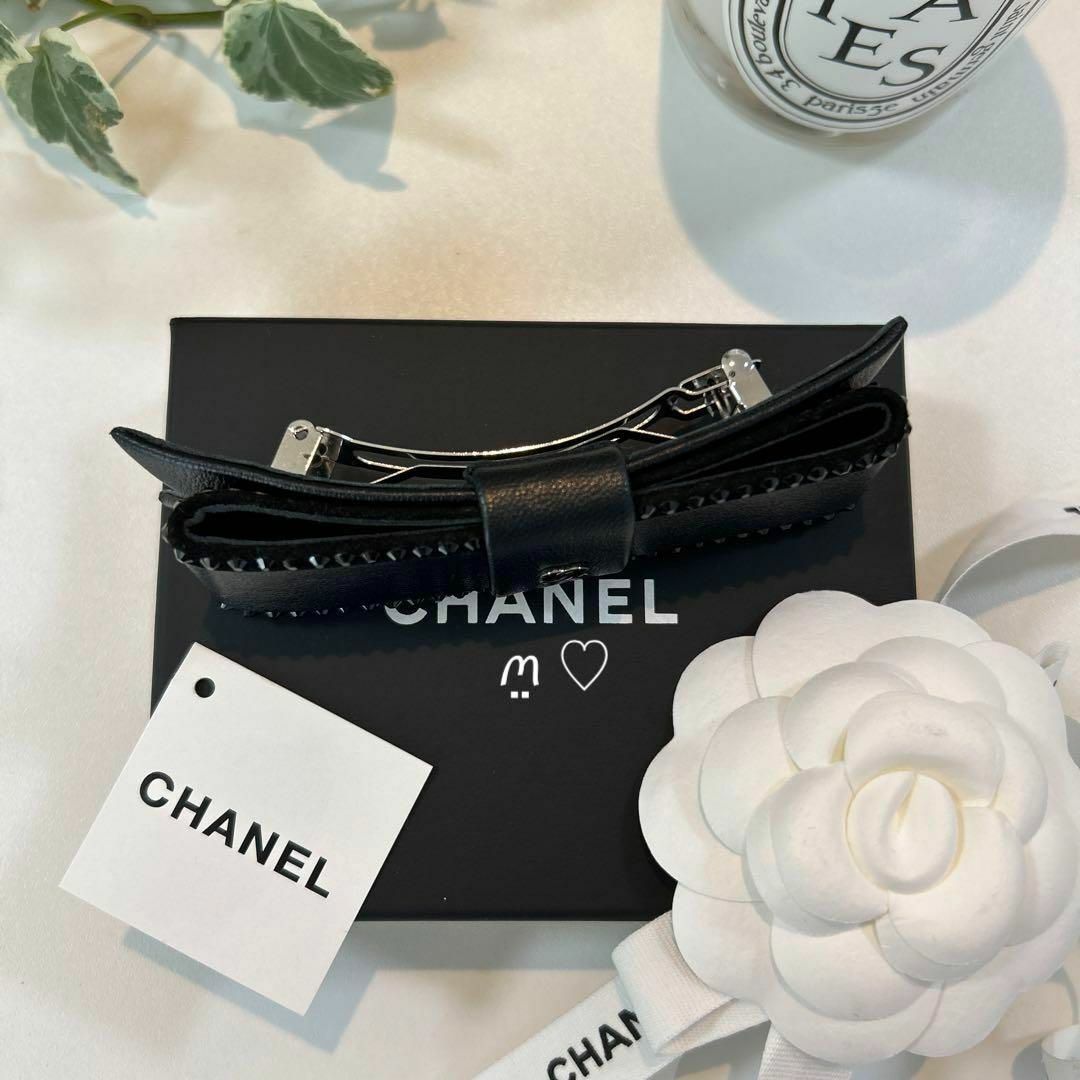 CHANEL - 新作 CHANEL シャネル ココマーク リボンボウバレッタ レザー