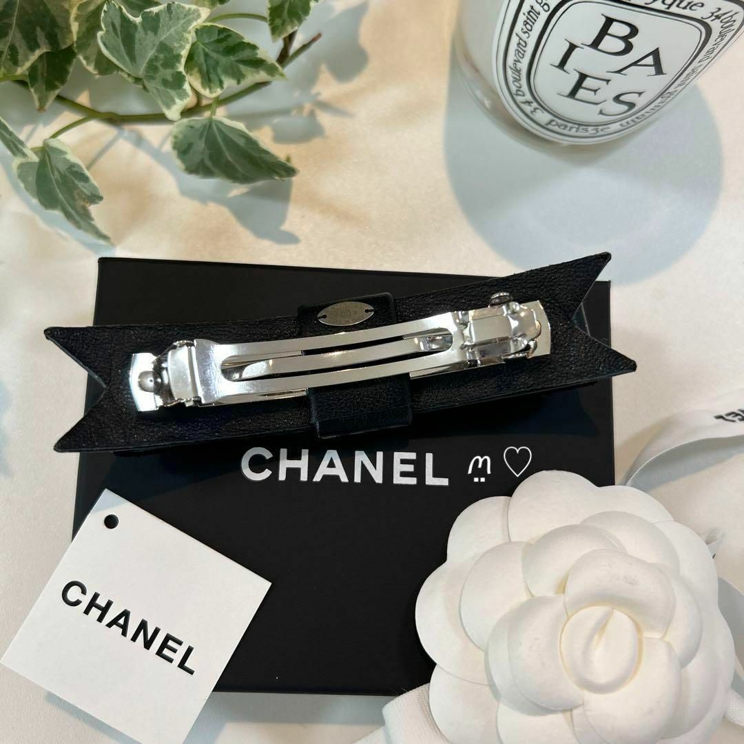 新作　CHANEL　シャネル　ココマーク　リボンボウバレッタ　レザー　ブラック