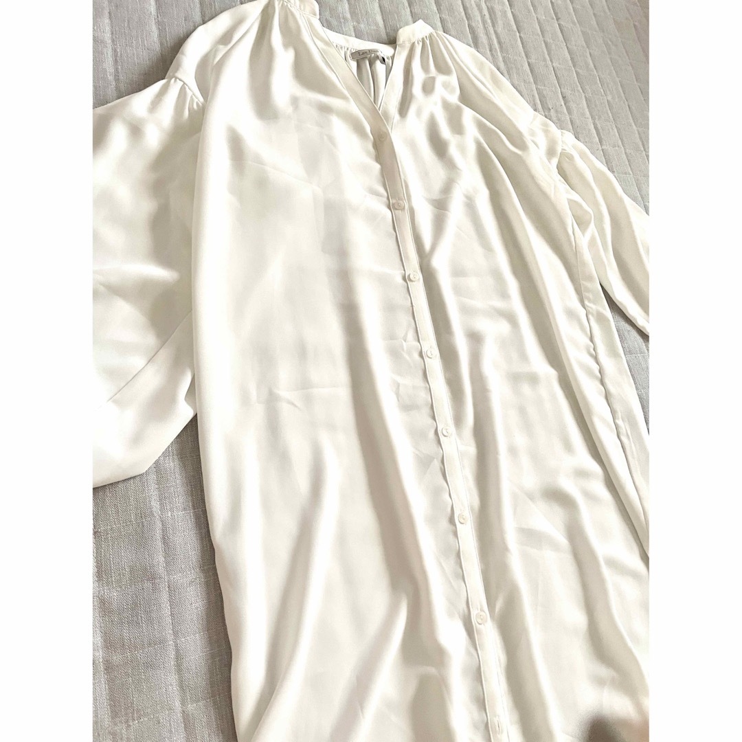 しまむら(シマムラ)のしまむら　白　シャツ　ワンピース レディースのワンピース(ロングワンピース/マキシワンピース)の商品写真