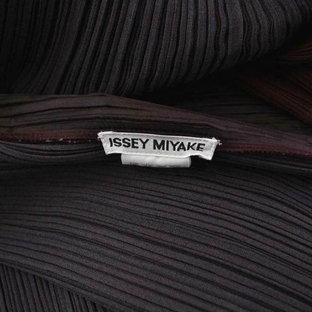 ISSEY MIYAKE(イッセイミヤケ)のイッセイミヤケ プリーツ ショールカラージャケット 3B ロング 2 M 茶 レディースのジャケット/アウター(ブルゾン)の商品写真