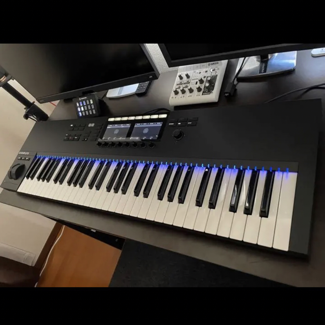 KOMPLETE　KONTROL　MK2　S61　MIDIコントローラー