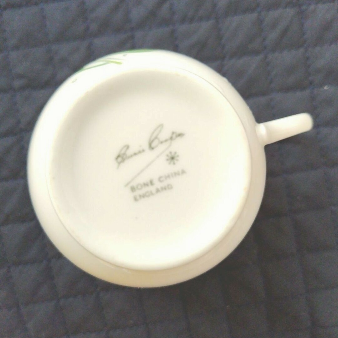 超美品、スージークーパー「フレグランス」トリオ(カップ&ソーサー