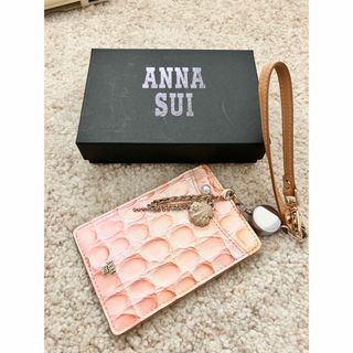 アナスイ(ANNA SUI)の値下げ！美品！ANNA SUI パスケース　リール式(パスケース/IDカードホルダー)