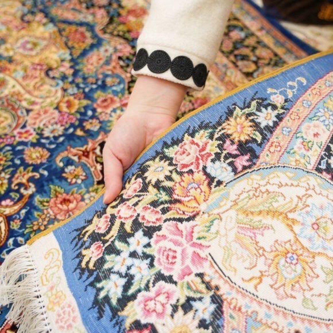 ペルシャ絨毯 シルク１００％ 手創り