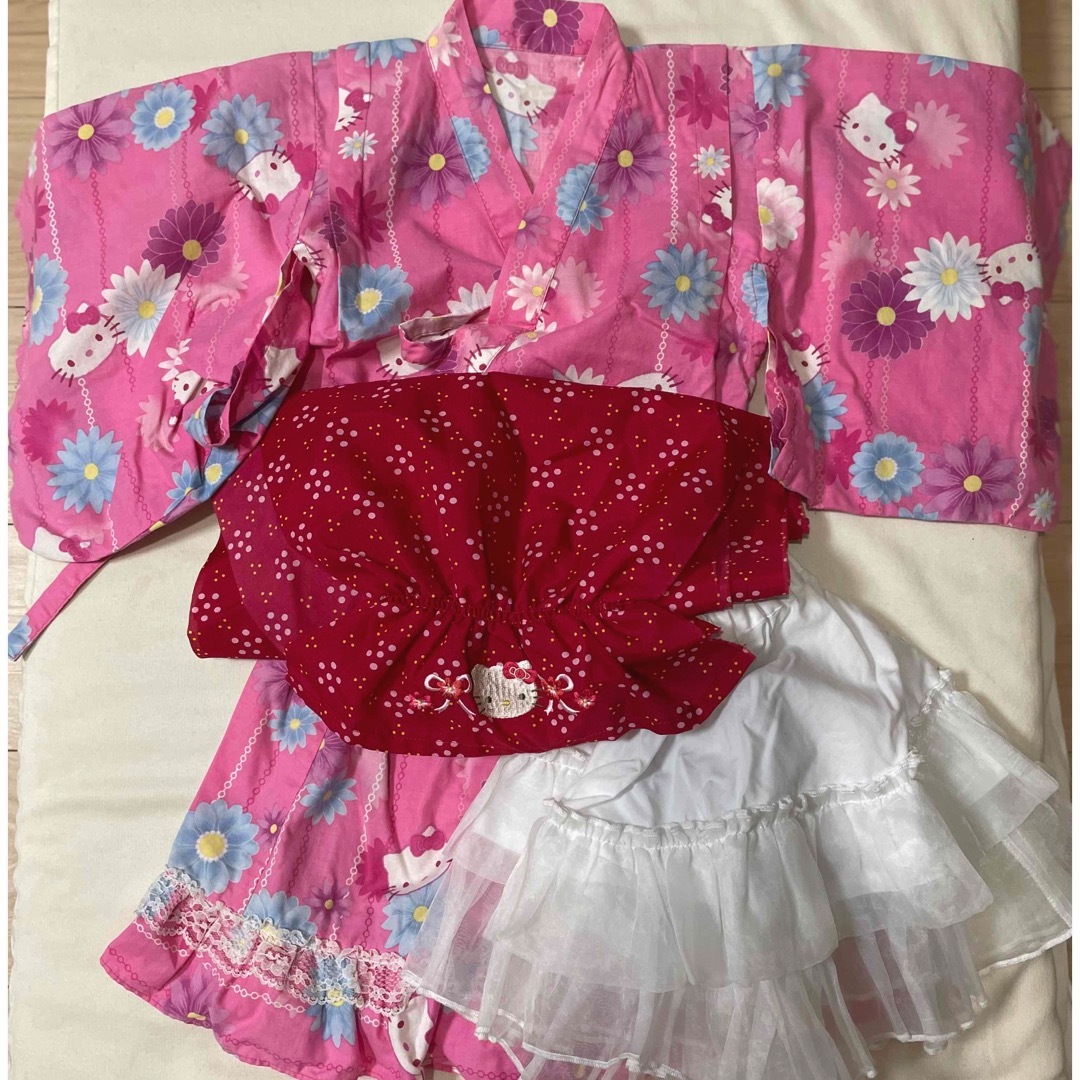 サンリオ(サンリオ)のキティちゃん　浴衣　ゆかた　100cm キッズ/ベビー/マタニティのキッズ服女の子用(90cm~)(甚平/浴衣)の商品写真