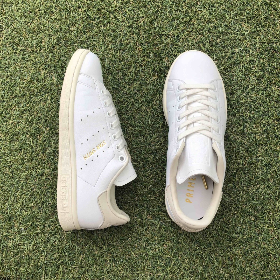 TOMORROWLAND(トゥモローランド)の美品23.5 adidasアディダス×トゥモローランド スタンスミス HW129 レディースの靴/シューズ(スニーカー)の商品写真