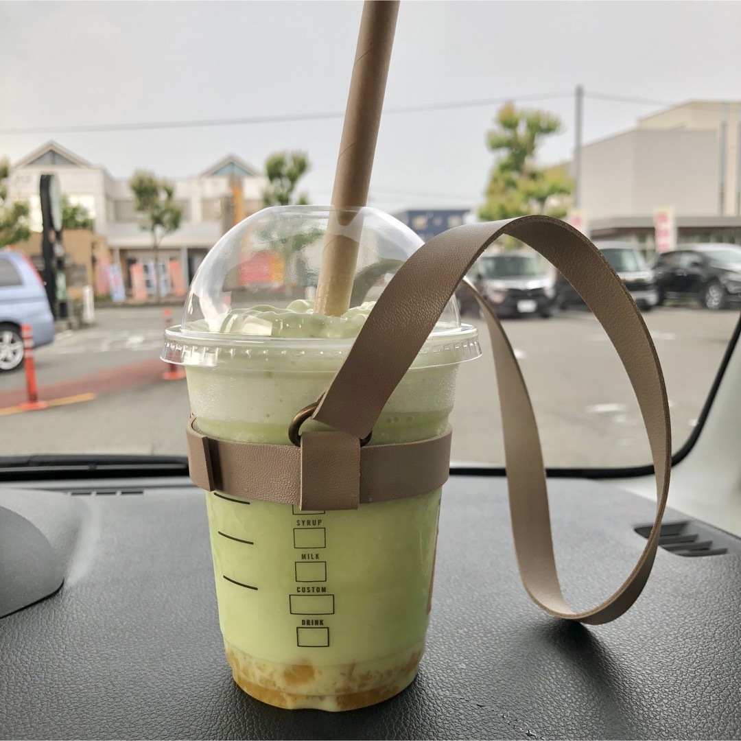 フェイクレザー ドリンクカップホルダー ベージュの通販 by ハンドメイド ドリンクカップホルダー ベージュ