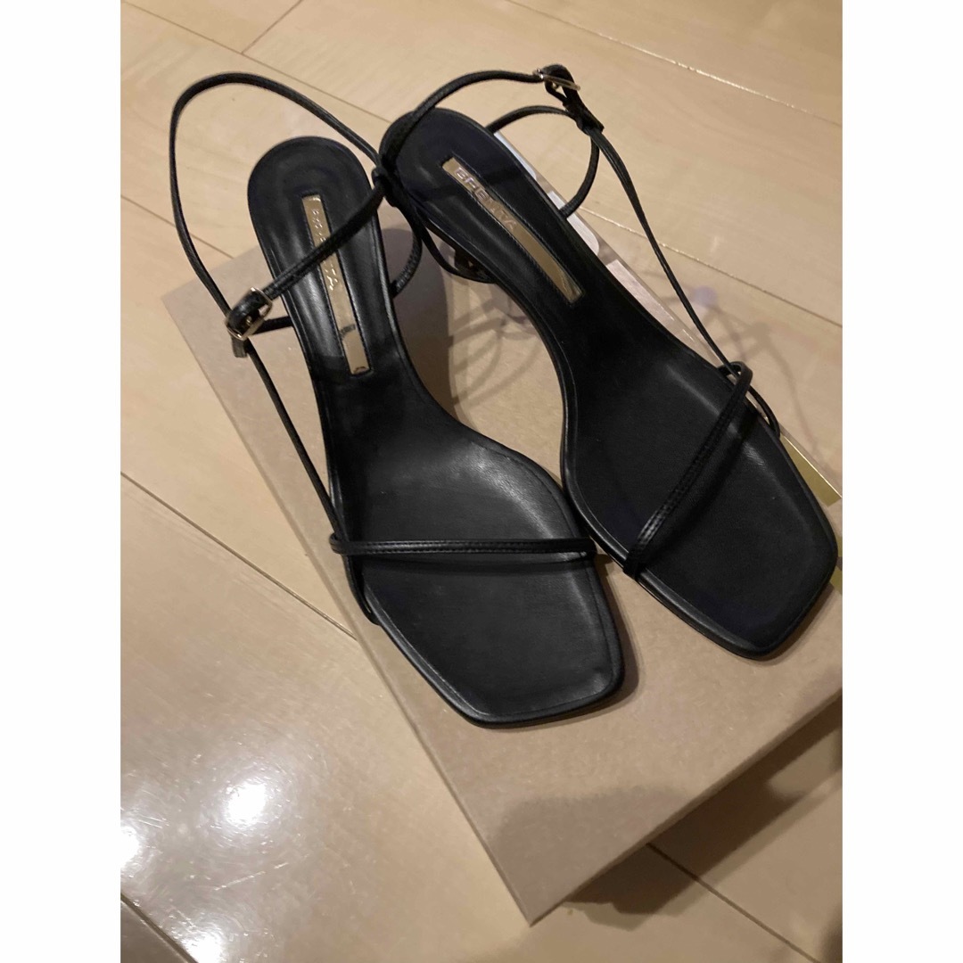 アパルトモンBRENTA/ブレンタSquare Toe Strap Sandal