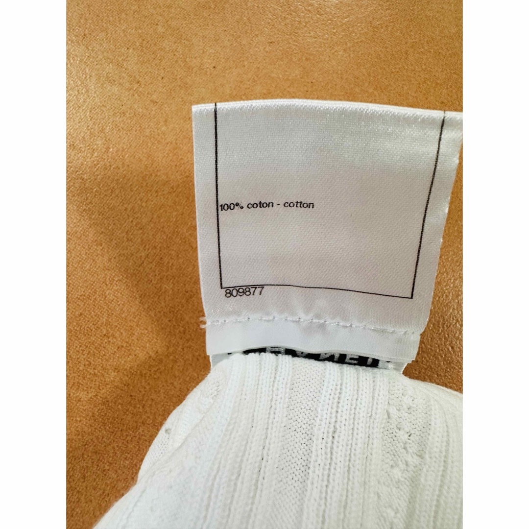 CHANEL(シャネル)のCHANEL シャネル　カットソー　ホワイト　ロゴ刺繍 レディースのトップス(カットソー(半袖/袖なし))の商品写真