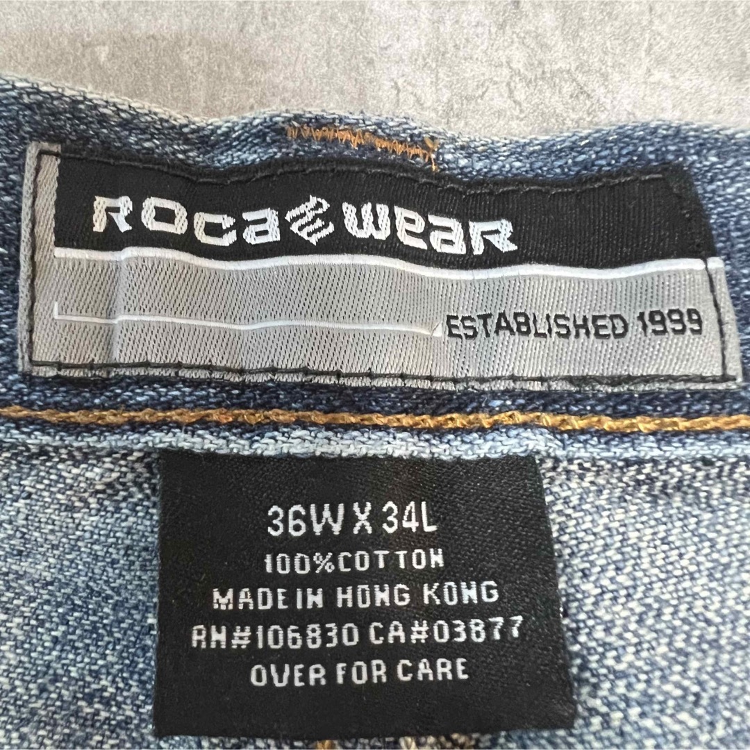 Rocawear(ロカウェア)のRoca wear ワンポイント刺繍入り b系 ストリート 着画モデル155cm メンズのパンツ(デニム/ジーンズ)の商品写真