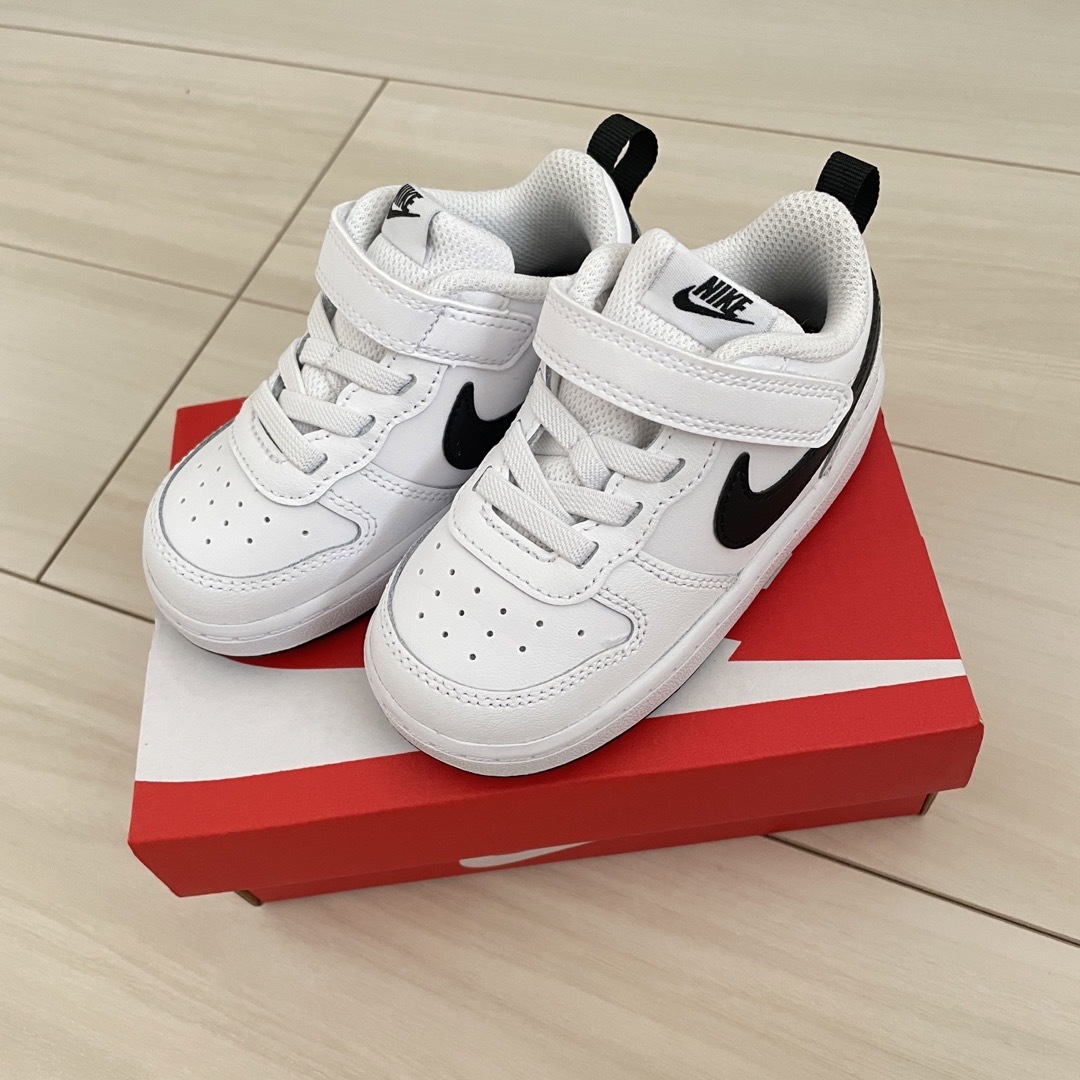 【お値下げ中】美品 NIKE コートボローLOW2 ベビーシューズ 13cm | フリマアプリ ラクマ