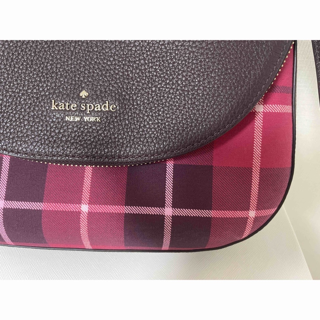 kate spade new york(ケイトスペードニューヨーク)のケイトスペードニューヨーク　レイラ　ショルダーバッグ　2way　赤　チェック レディースのバッグ(ショルダーバッグ)の商品写真