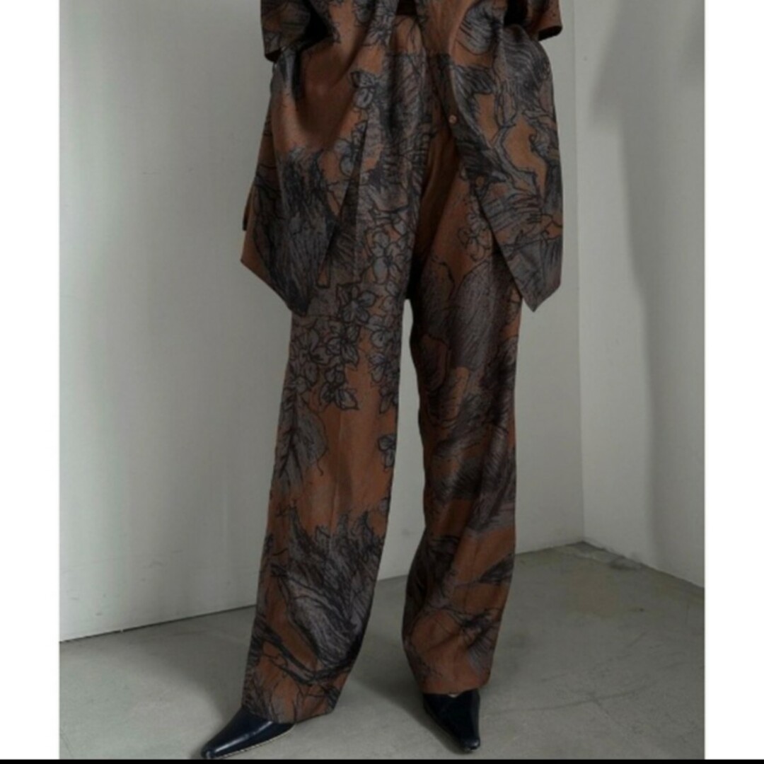 KEITAMARUYAMA AMERI 2TUCK STRAIGHT PANTS | angeloawards.com
