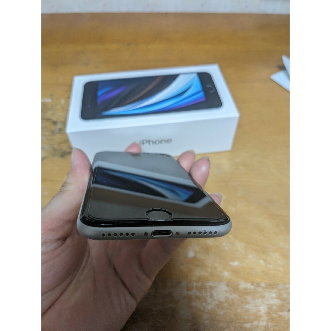 iPhone(アイフォーン)のiPhone SE 第2世代 SE2 64GB SIMフリー スマホ/家電/カメラのスマートフォン/携帯電話(スマートフォン本体)の商品写真