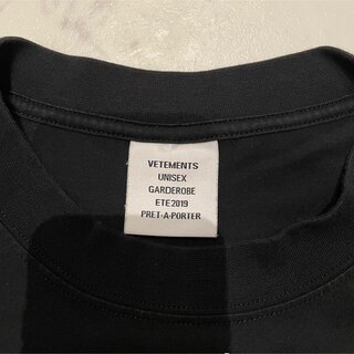 VETEMENTS - VETEMENTS 19SS TRANSLATEDプリント Tシャツ 黒の通販 by