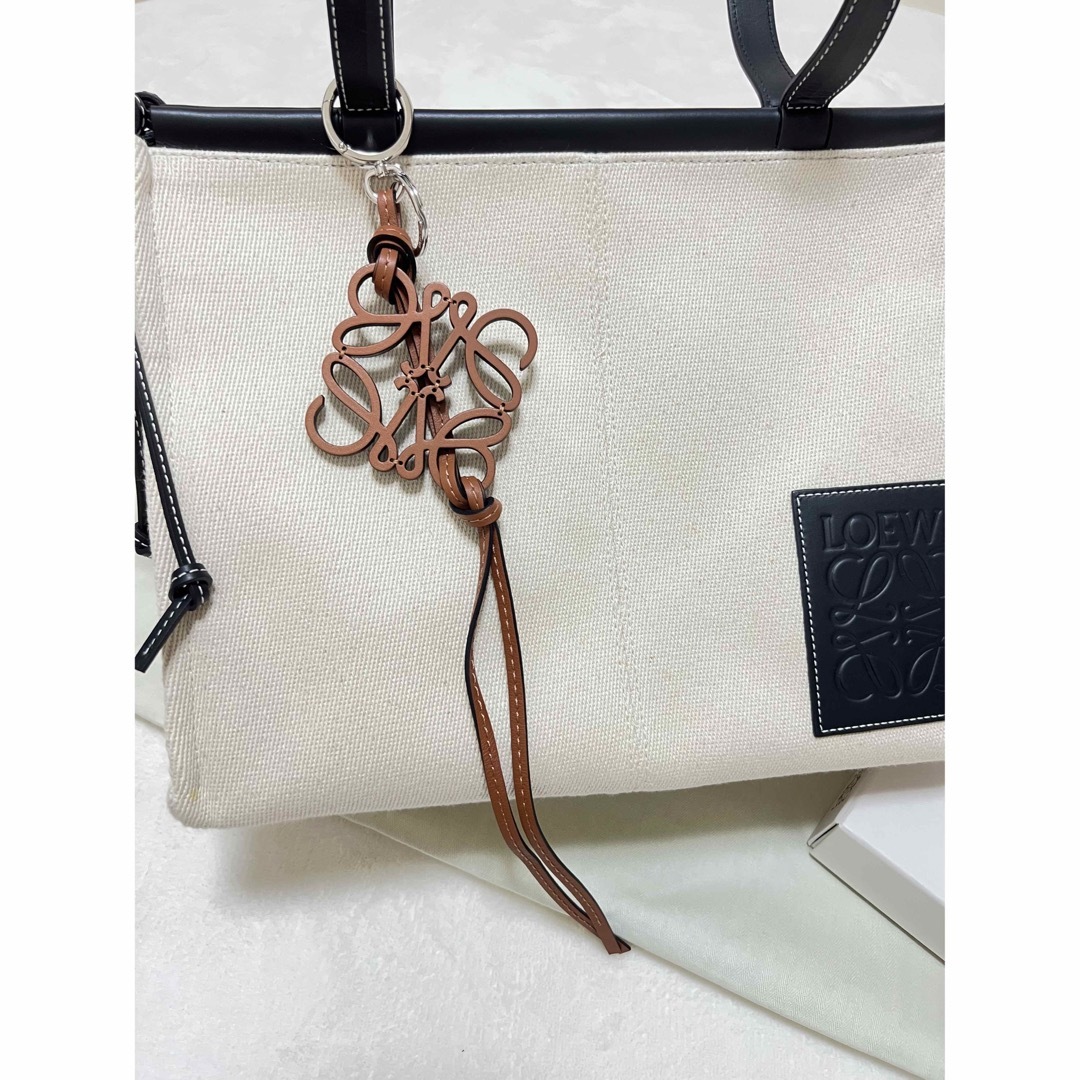 グリーン・ホワイト系 完成品♪ 【極美品】LOEWE ロエベ クッション