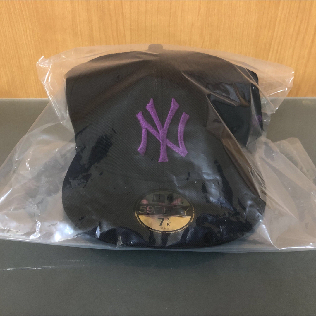 NEW ERA(ニューエラー)のNEWERA ニューエラ 59FIFTY NYヤンキース バイザー裏刺繍あり メンズの帽子(キャップ)の商品写真