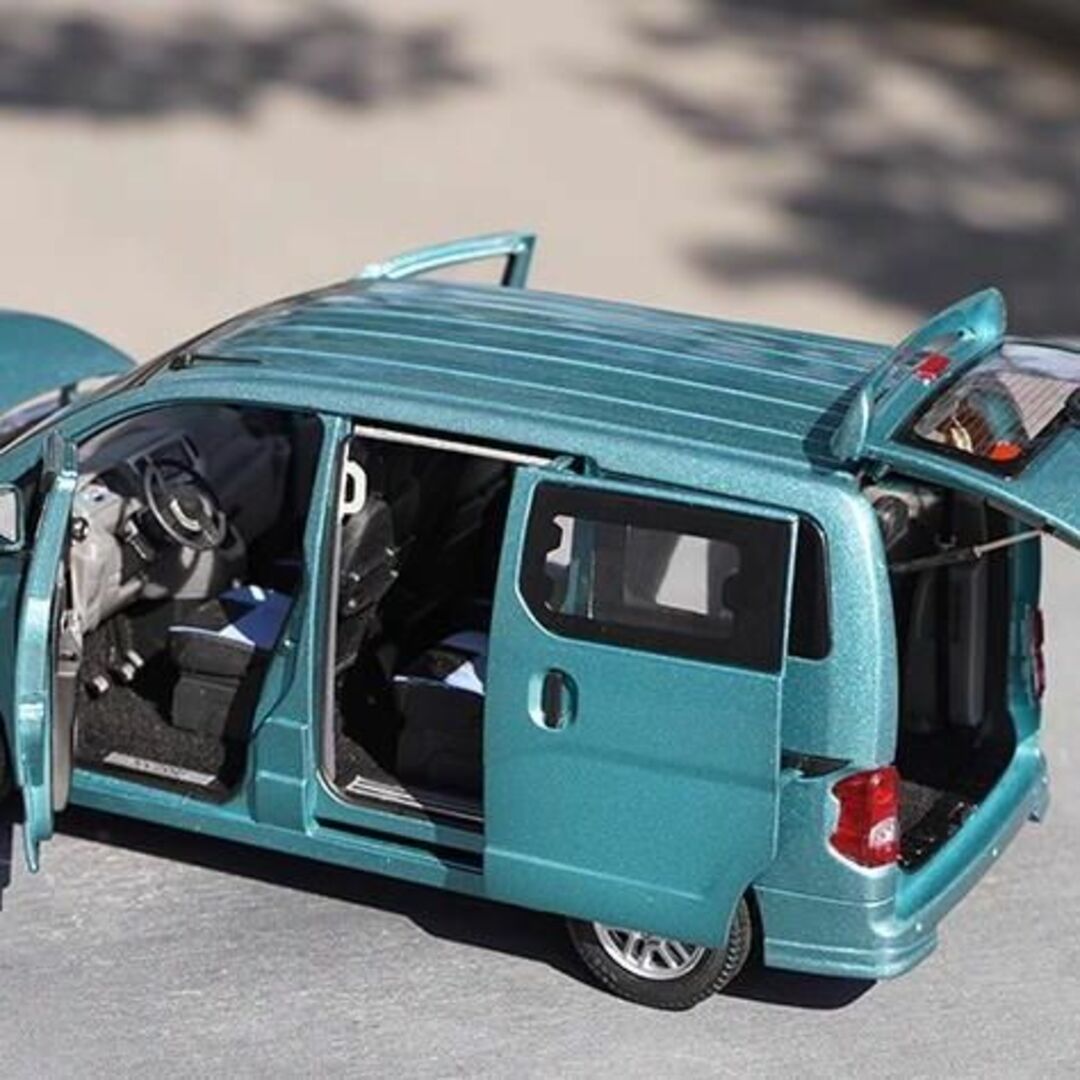 ミニカー 1/18 ニッサン NV200 MPV 3