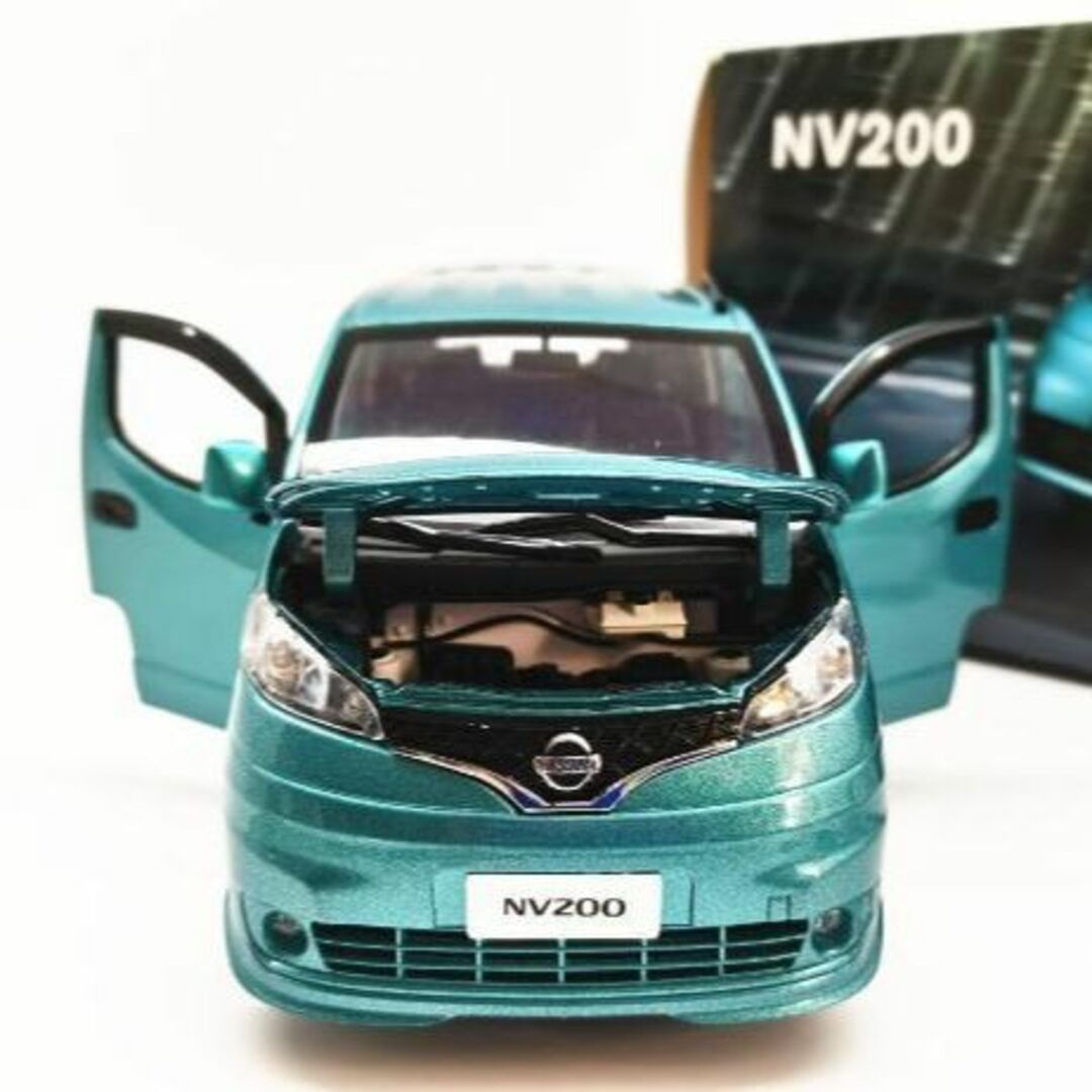 ミニカー 1/18 ニッサン NV200 MPV 9