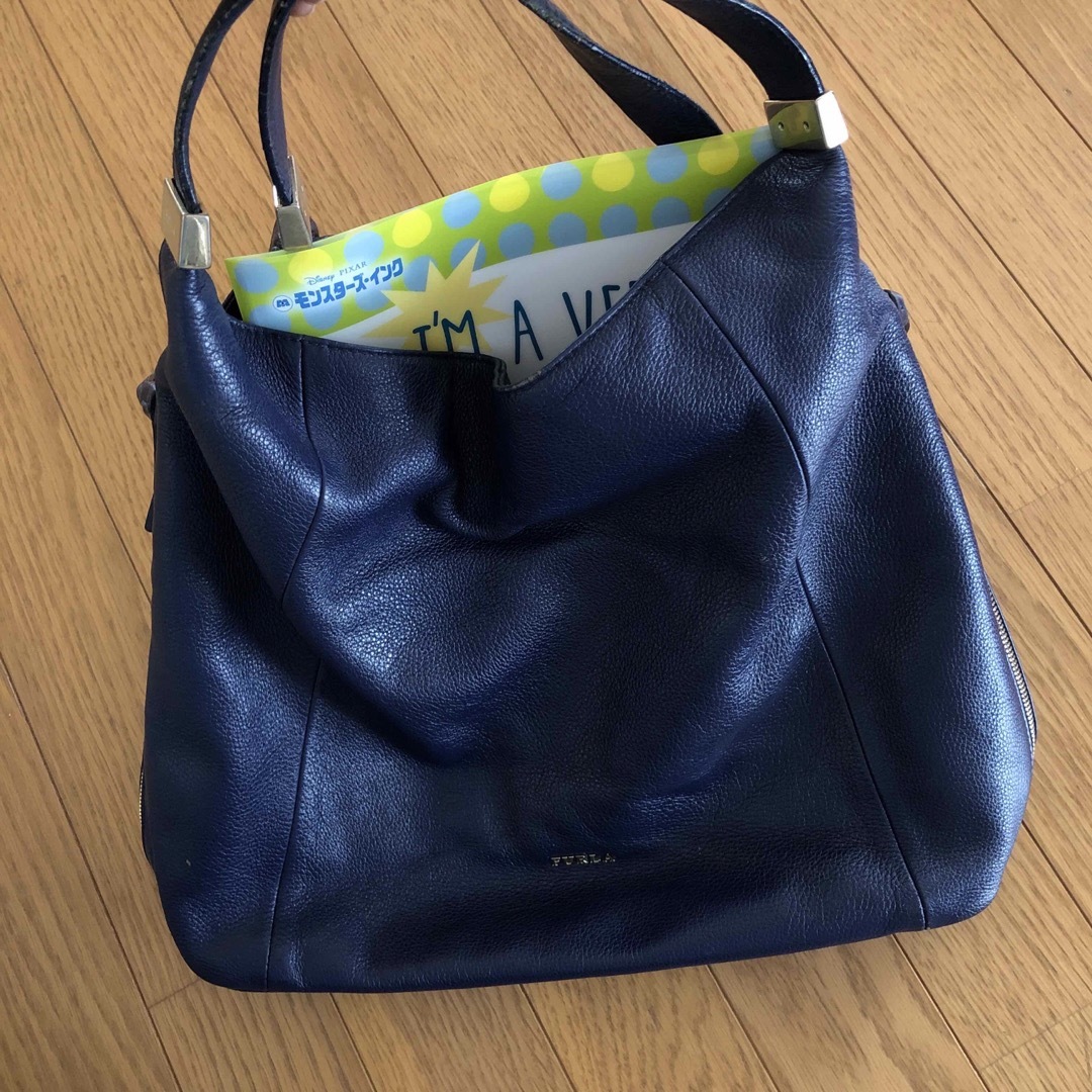 【美品】FURLA　ショルダーバッグ　ネイビー