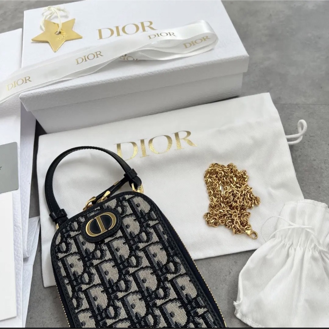 Christian Dior(クリスチャンディオール)のディオール　30 MONTAIGNE フォンホルダー レディースのバッグ(ショルダーバッグ)の商品写真