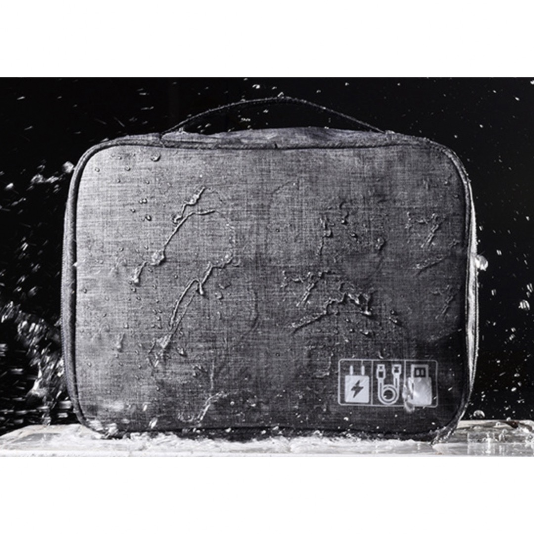 多機能 コンパートメント オーガナイザー デジタルバッグ 防水ブラック 黒 メンズのバッグ(トラベルバッグ/スーツケース)の商品写真