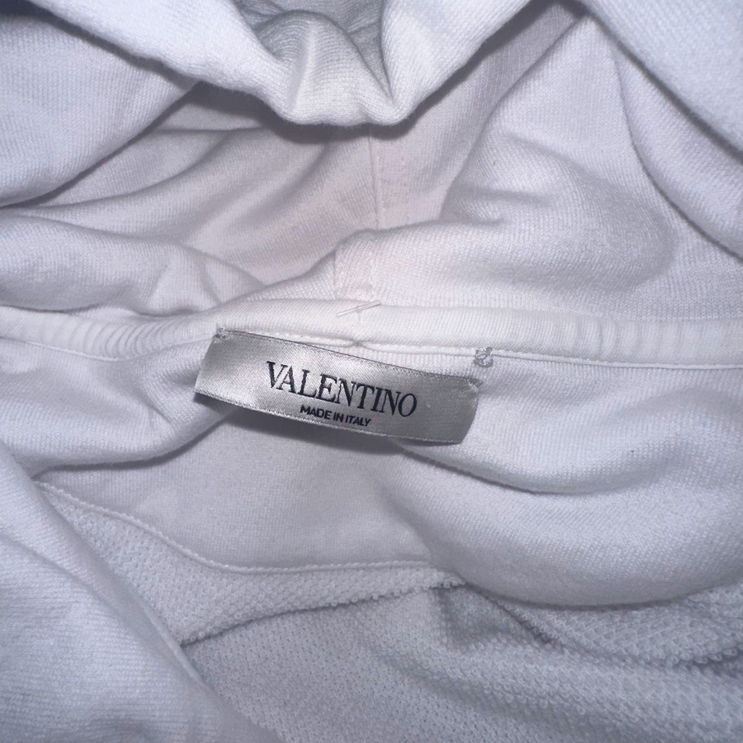 VALENTINO(ヴァレンティノ)の人気モデル　VALENTINO VLTN ヴァレンティノ　マクロパーカー　 メンズのトップス(パーカー)の商品写真