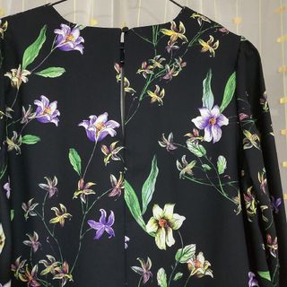 エイチアンドエム(H&M)のH&M 花柄ワンピース(ひざ丈ワンピース)