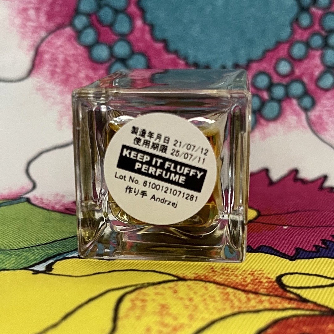 LUSH(ラッシュ)のラッシュ　パフューム　キープイットフラッフィ コスメ/美容の香水(香水(女性用))の商品写真