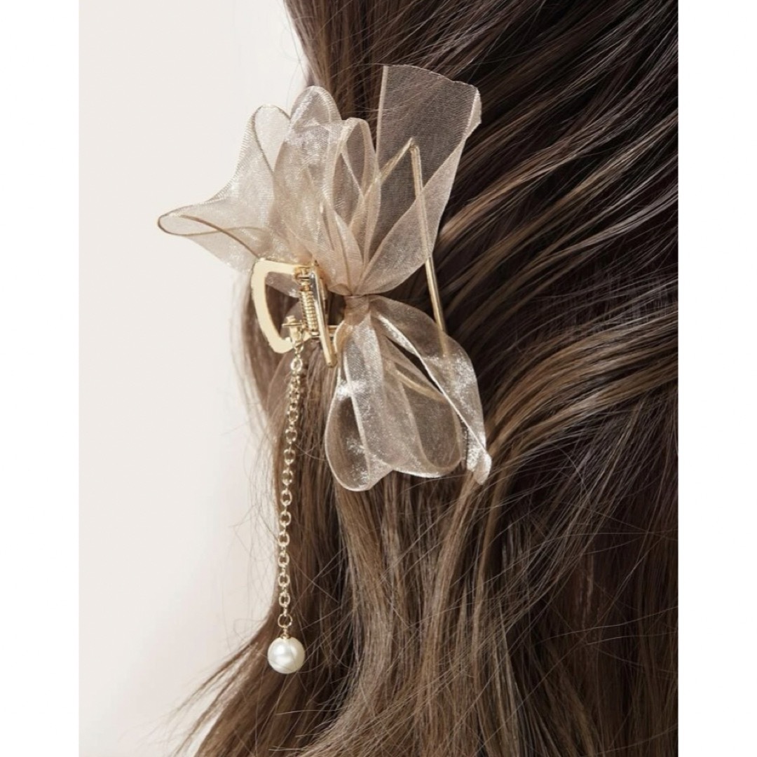 ヘアアクセ　パール　リボン　ヘアクリップ　バンスクリップ　　髪留め　ゴールド レディースのヘアアクセサリー(バレッタ/ヘアクリップ)の商品写真